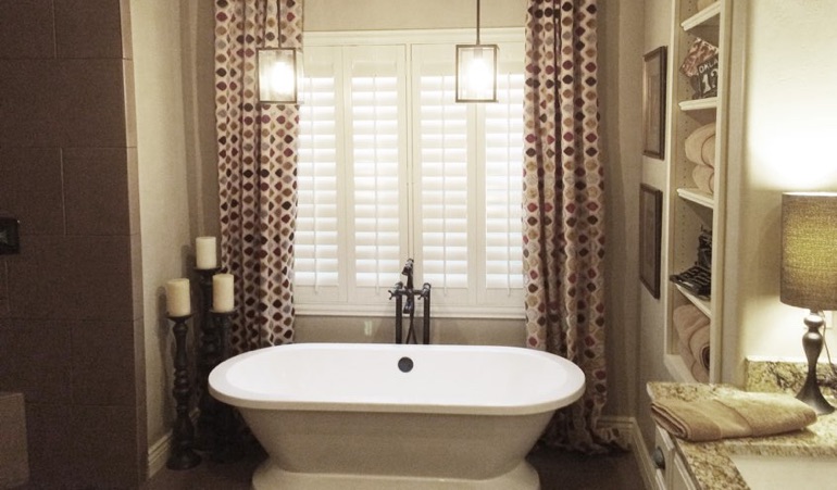 Polywood Shutters in Cleveland Bathroom